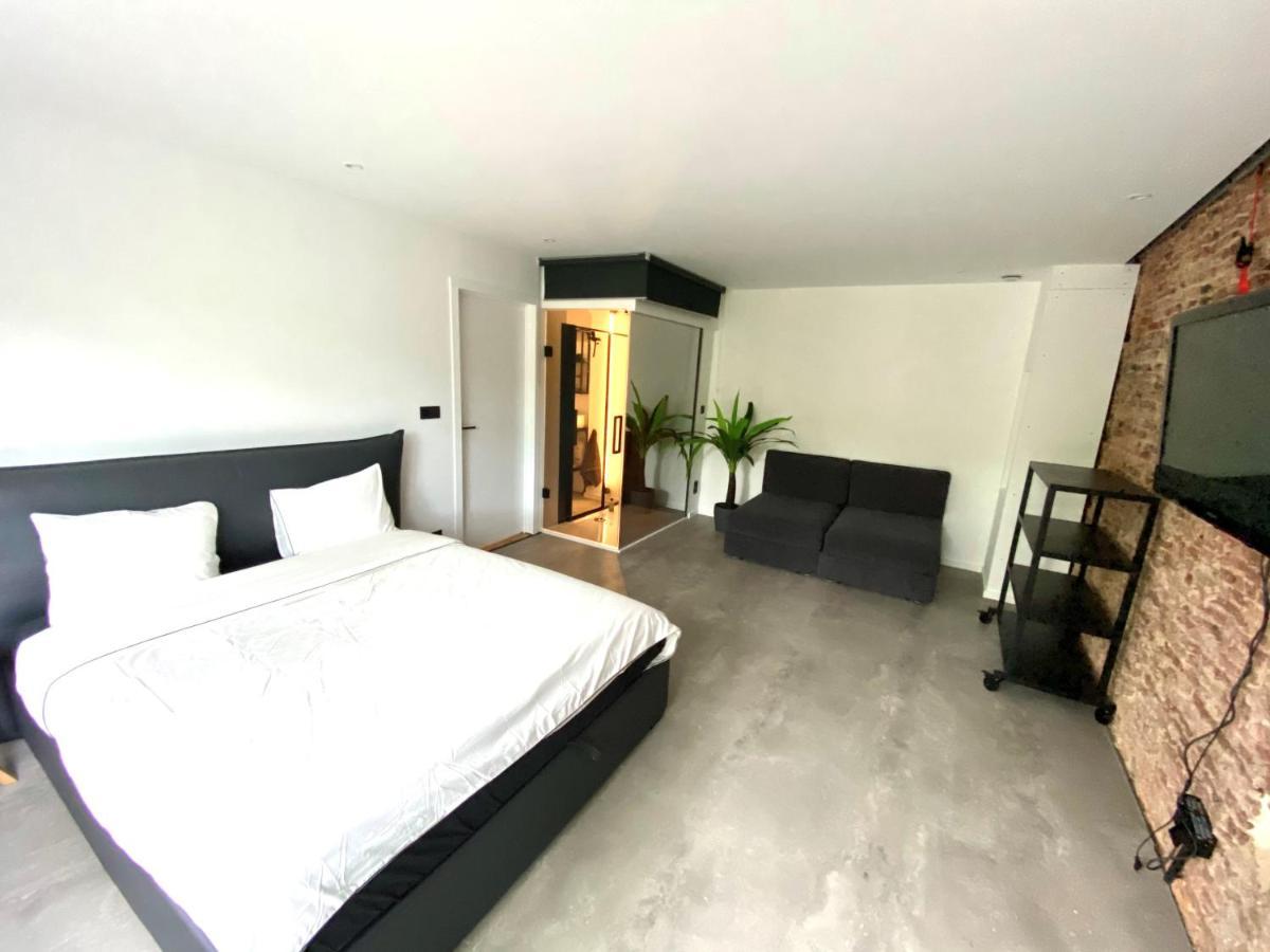 The Square - Vacation Rental With Outdoor Sauna - Centre Of Antwerpen Bagian luar foto